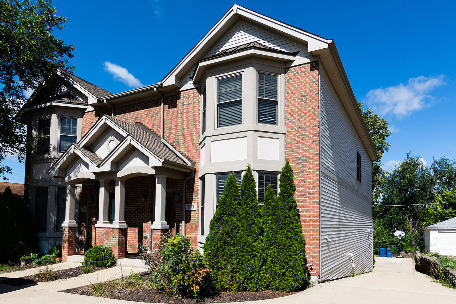 Property Photo: 342 Maple Avenue IL 60515