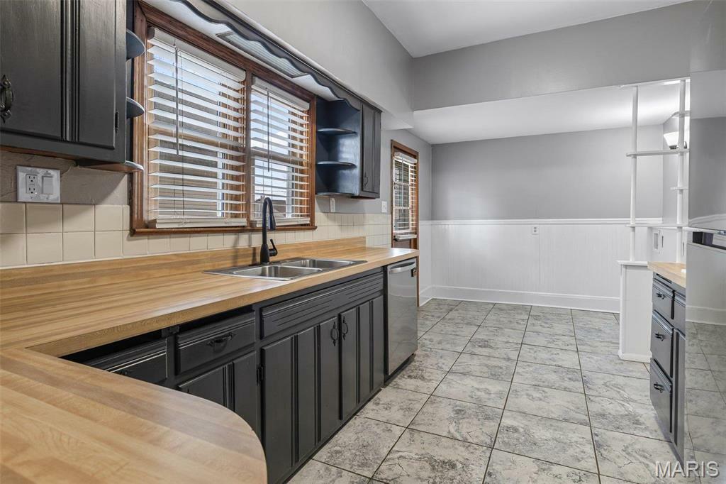 Property Photo: 409 Jefferson Avenue MO 63019