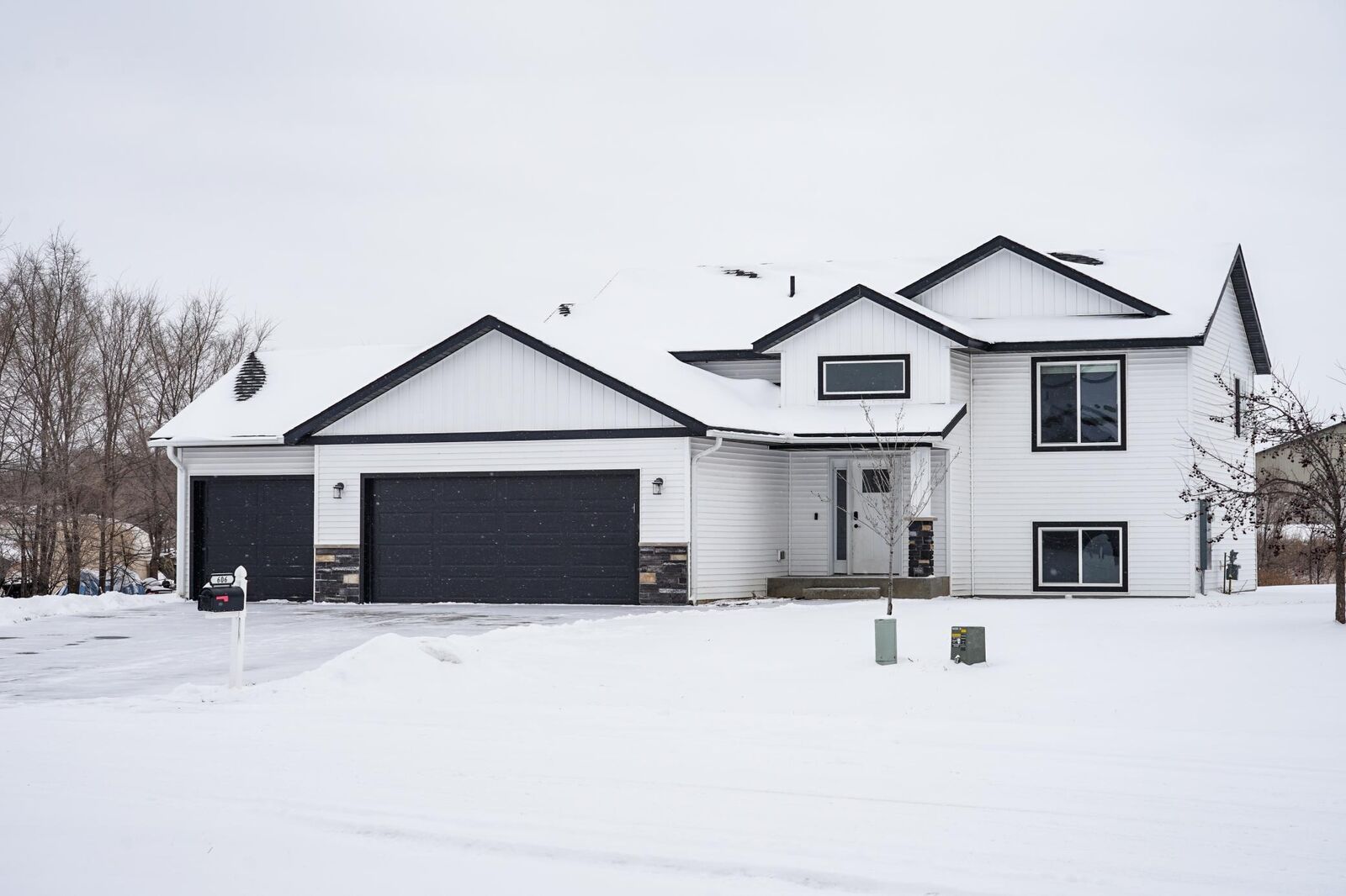 Property Photo: 606 2nd Avenue SW MN 56367