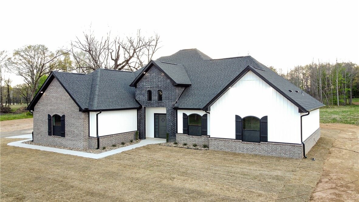 Property Photo:  711 Pecan Grove Road  AR 72921 