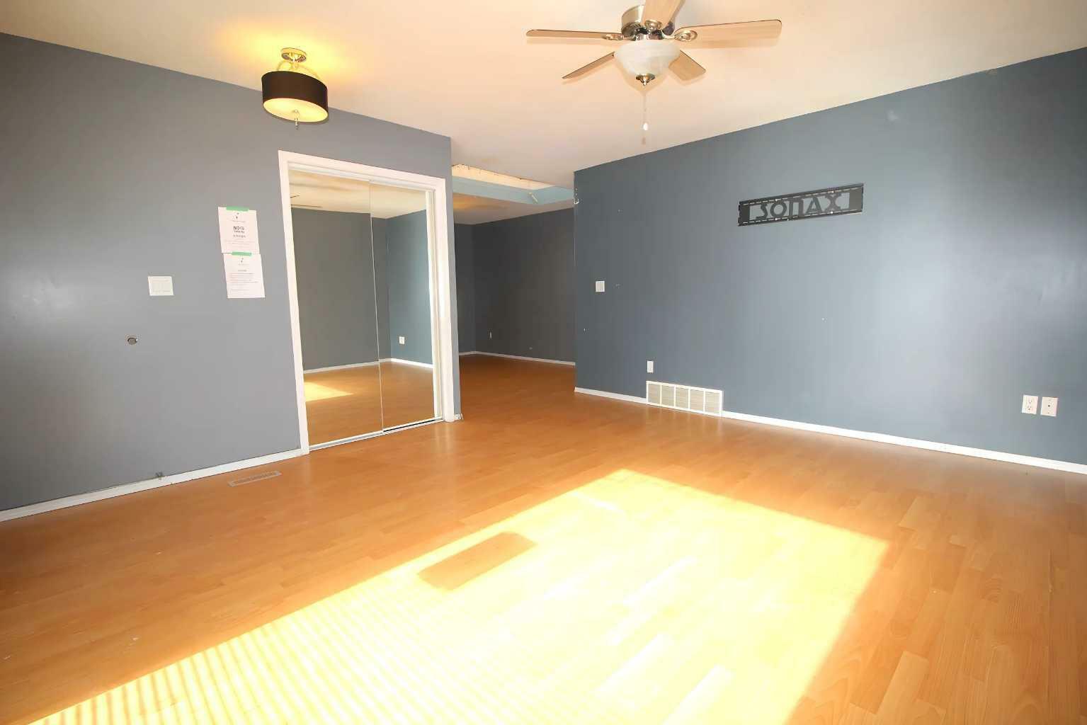 Property Photo:  5024 48 Street  AB T4G 1M2 