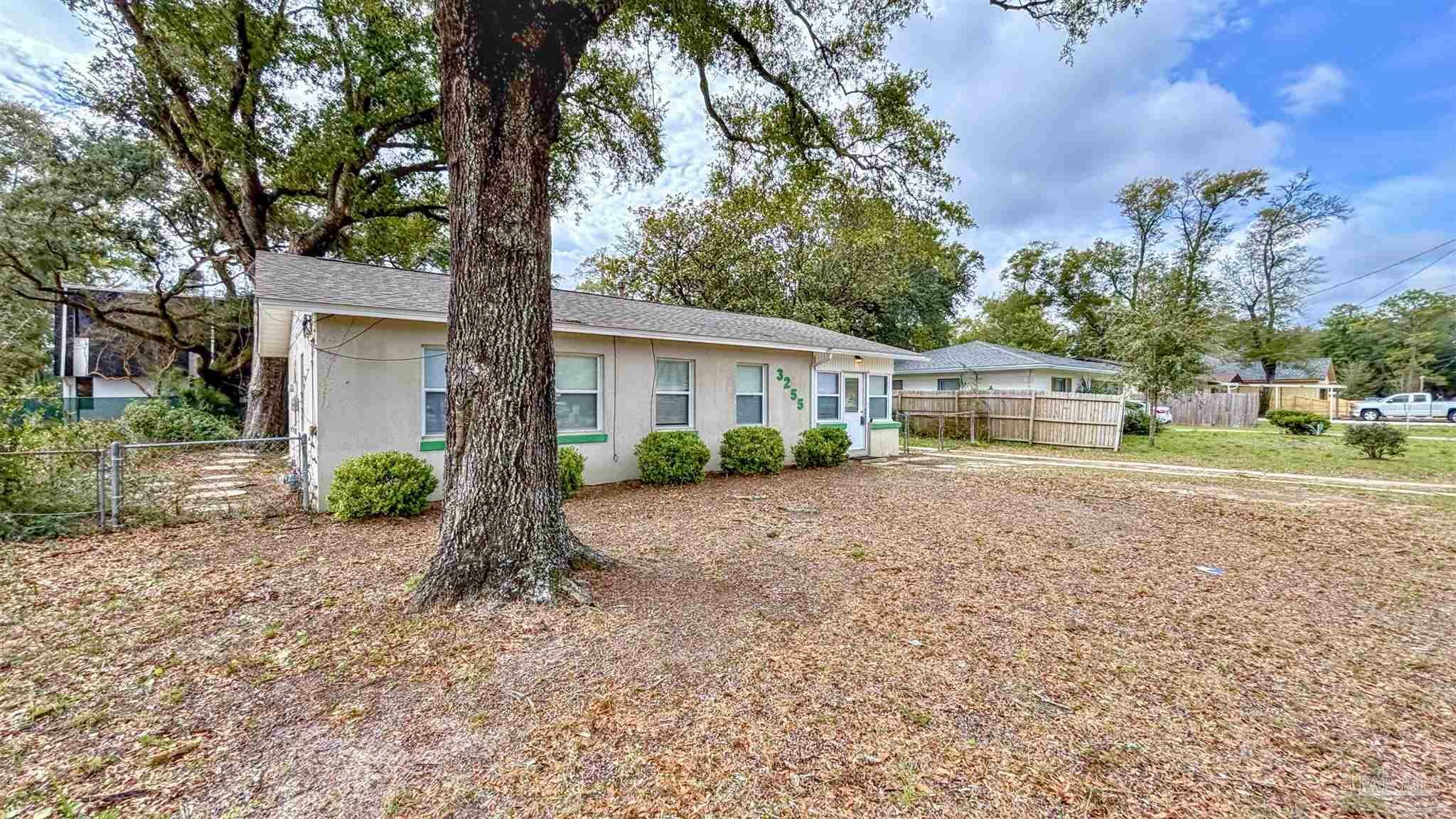 Property Photo: 3255 Marques St FL 32505