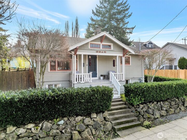 Property Photo:  6812  Woodlawn Avenue NE  WA 98115 