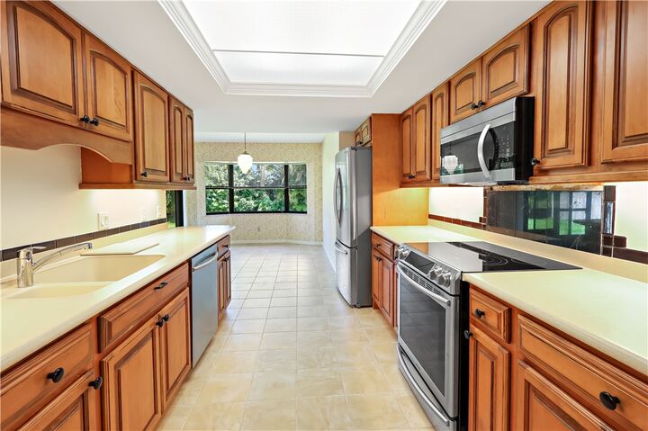 Property Photo: 713 24th Square FL 32962