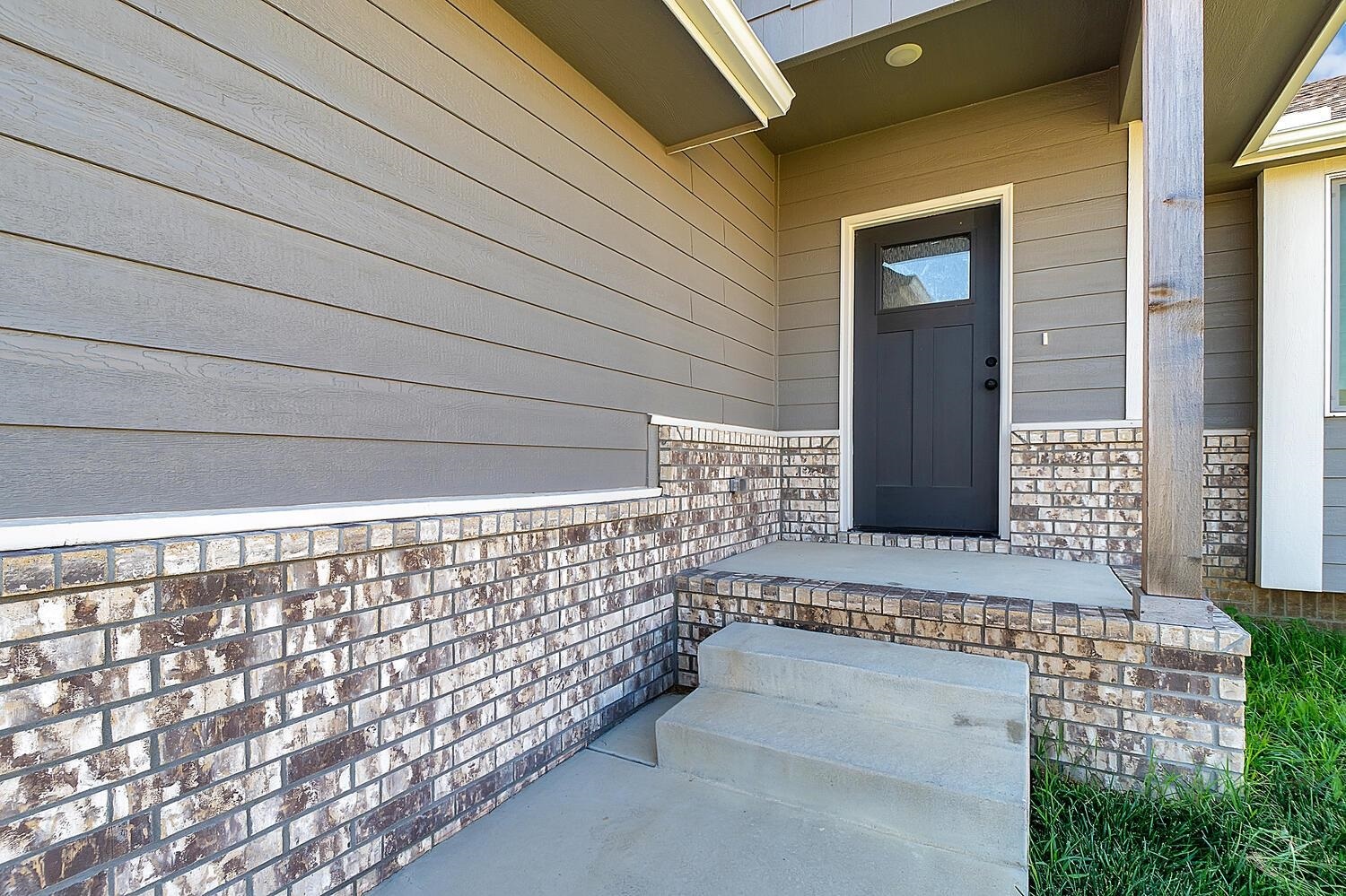 Property Photo: 8617 E Chris St KS 67226