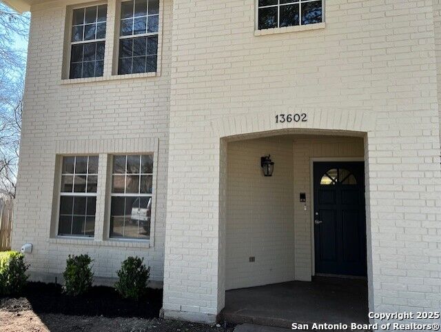 Property Photo: 13602 Possum Hill TX 78232