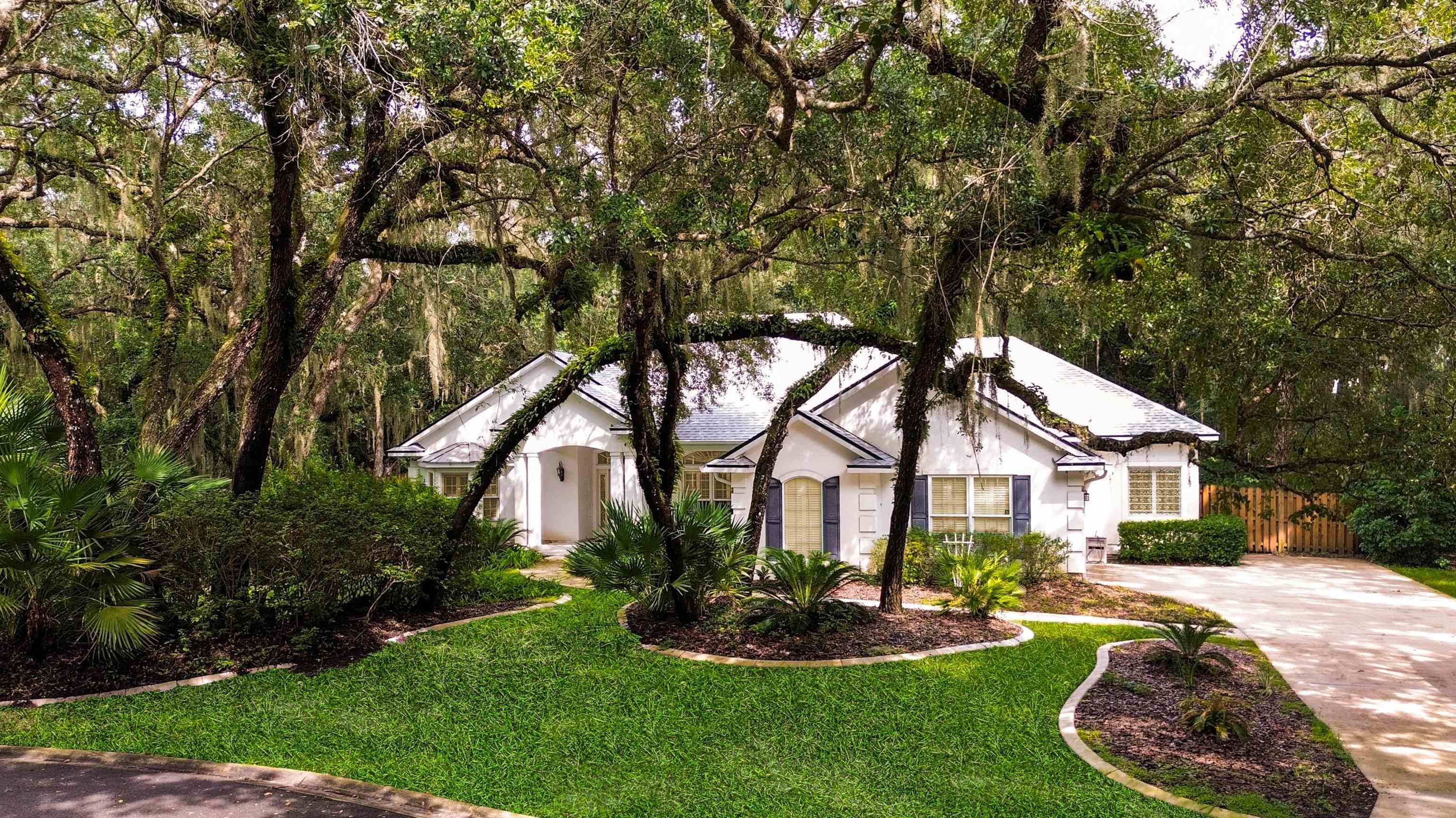 Property Photo: 132 Island Hammock Way FL 32080