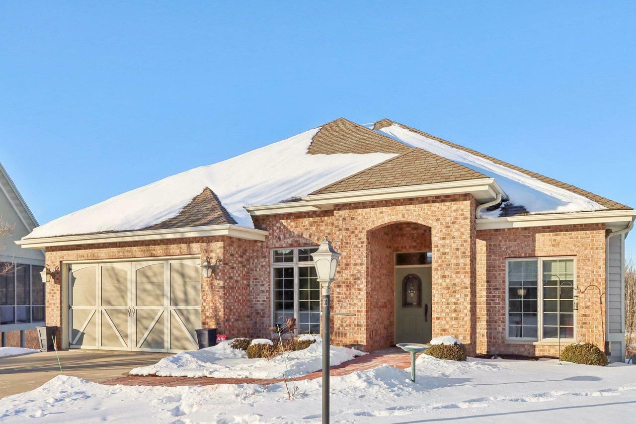 Property Photo: 36 Arboredge Way WI 53711