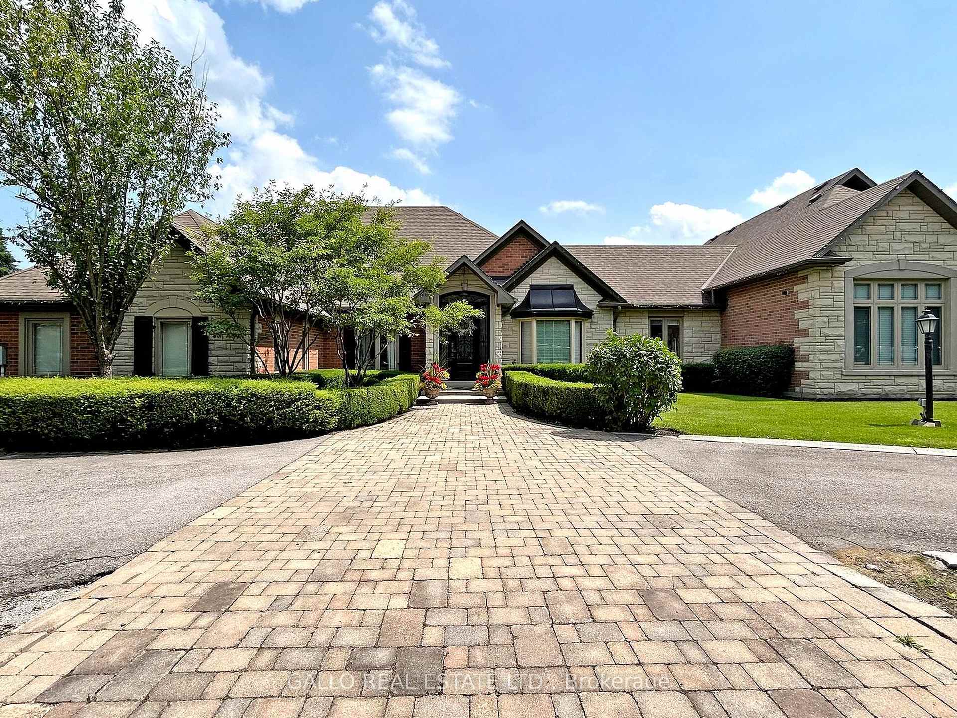 Property Photo: 56 Offord Cres ON L4G 0K5