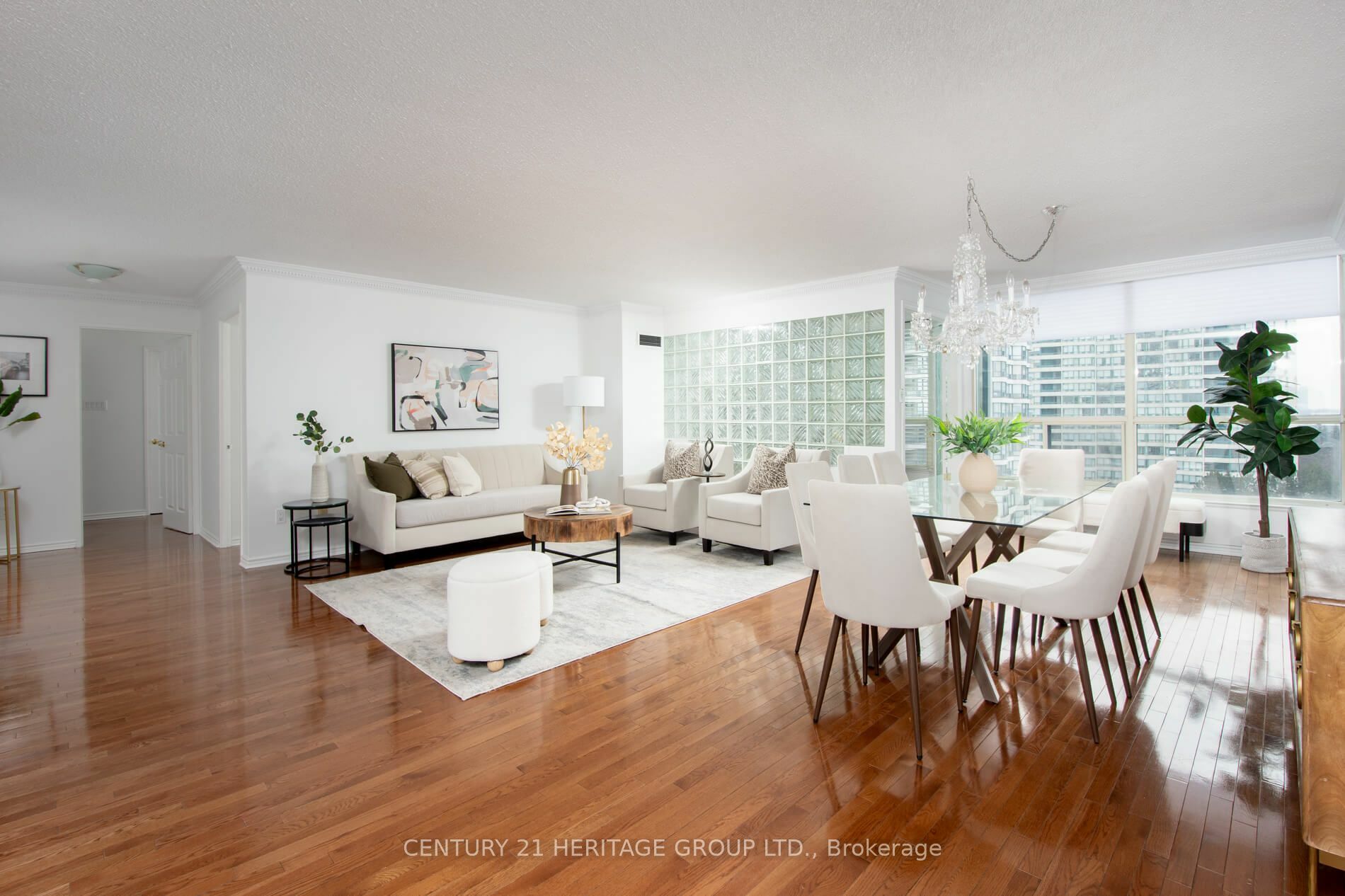 Property Photo:  1 Clark Ave W 1402  ON L4J 7Y6 