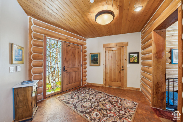 Property Photo: 9036 Cottonwood Trl UT 84098