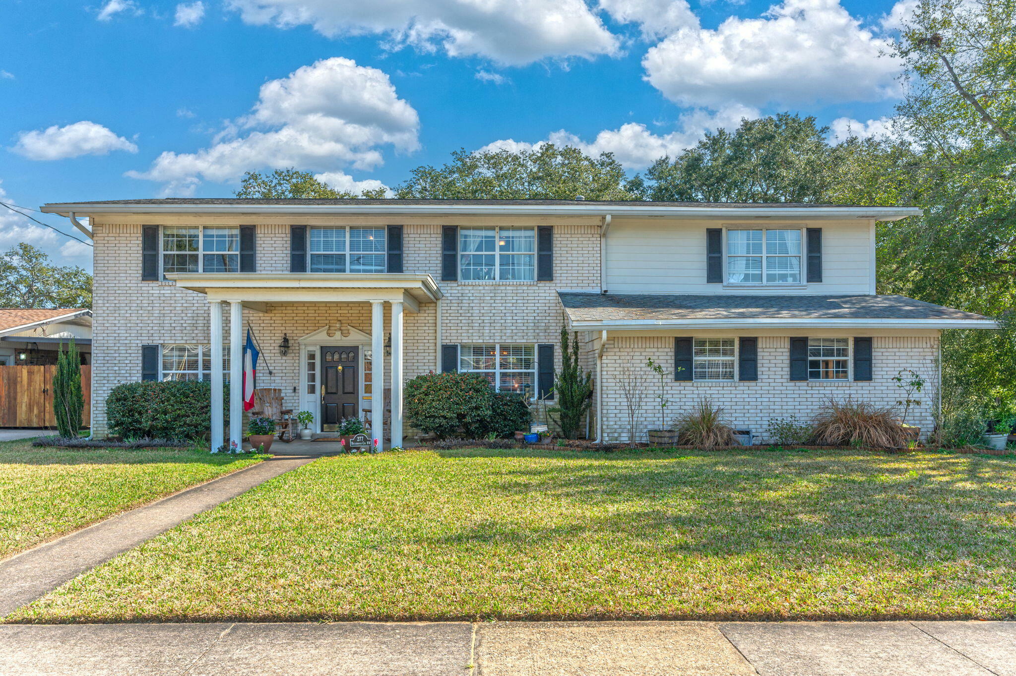 Property Photo:  277 NW Briarwood NW Circle  FL 32548 