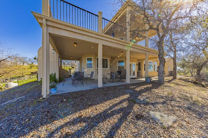 Property Photo: 33099 Road 800 CA 93653