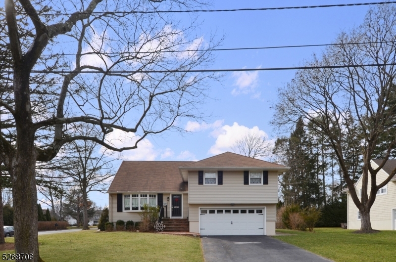 Property Photo:  442 Otisco Dr  NJ 07090 