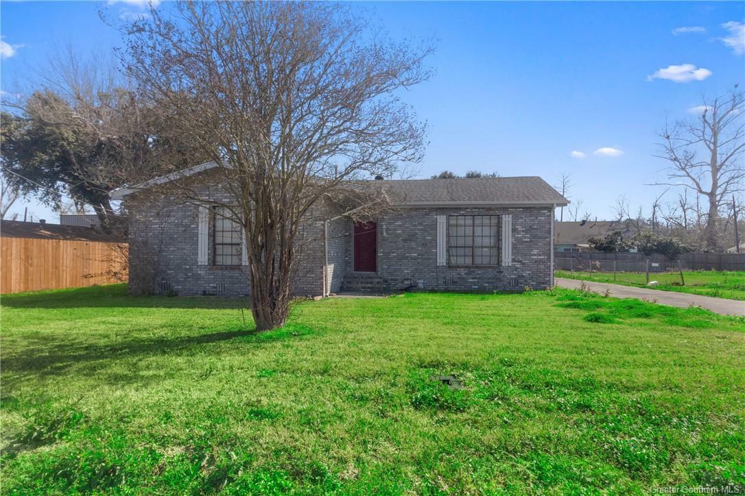 Property Photo: 806 Frederick Street LA 70663