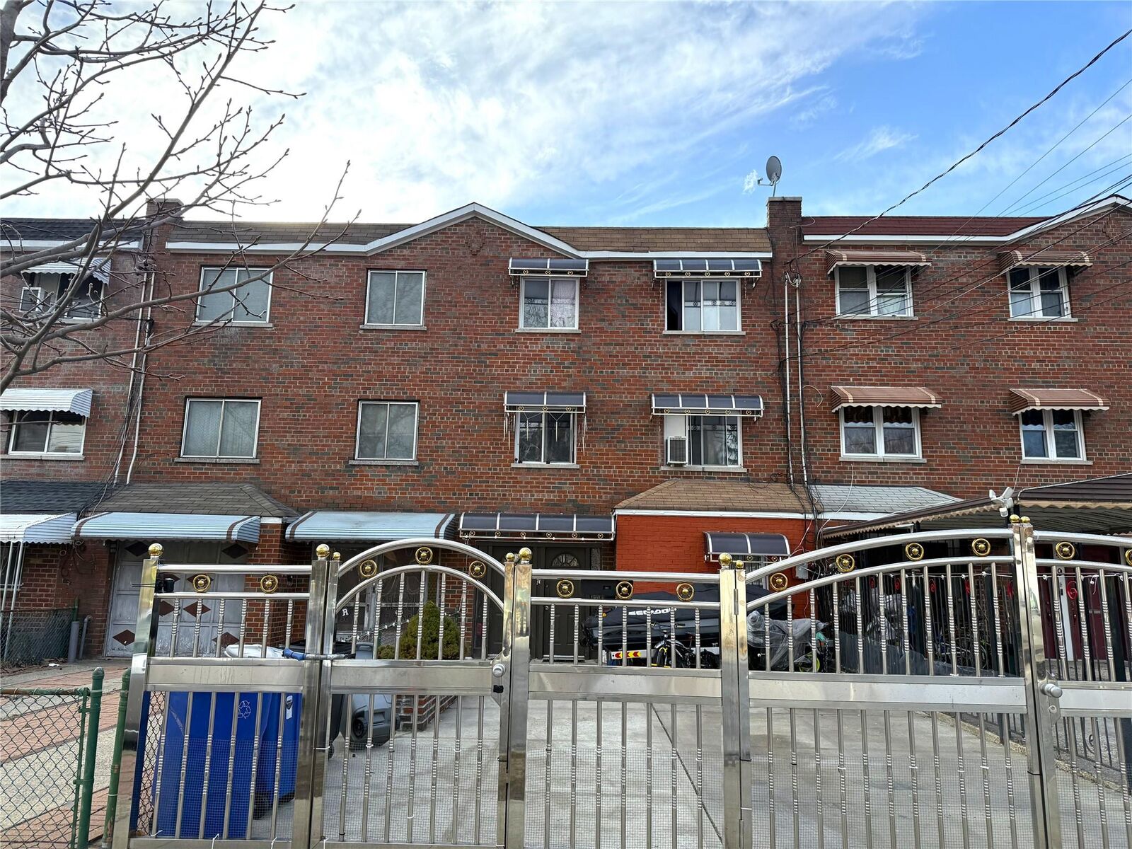 Property Photo:  437 Torry Avenue  NY 10473 