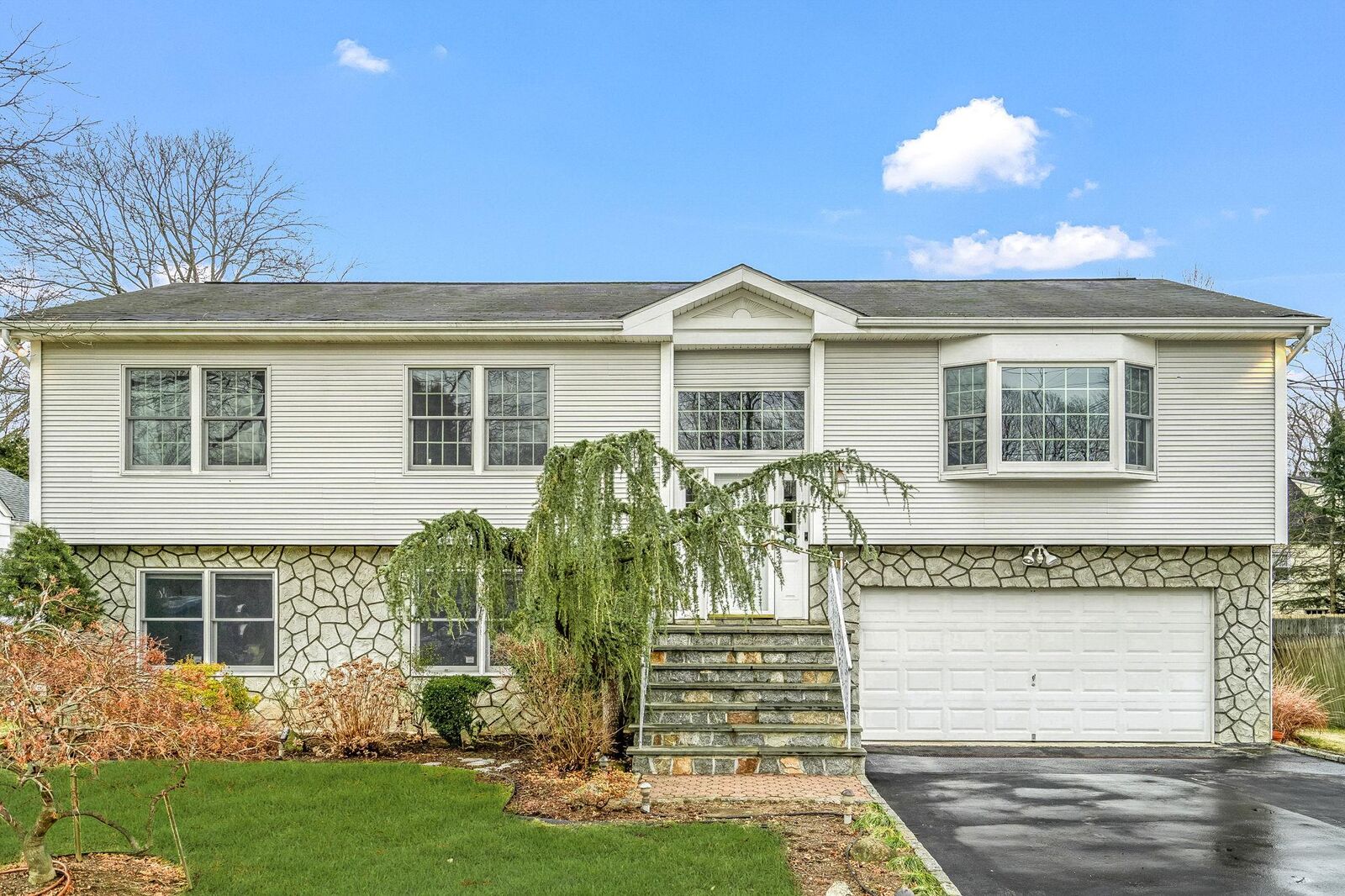 Property Photo:  9 Adelphi Avenue  NY 10528 