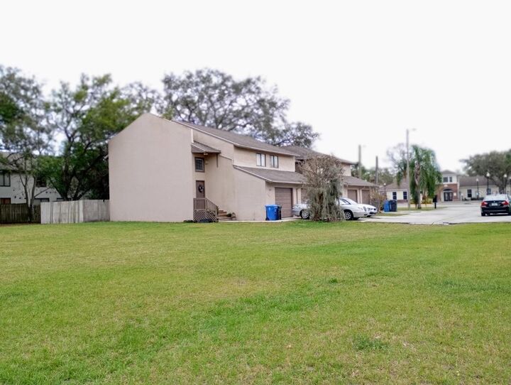 Property Photo:  12401 Joel Court  FL 33612 