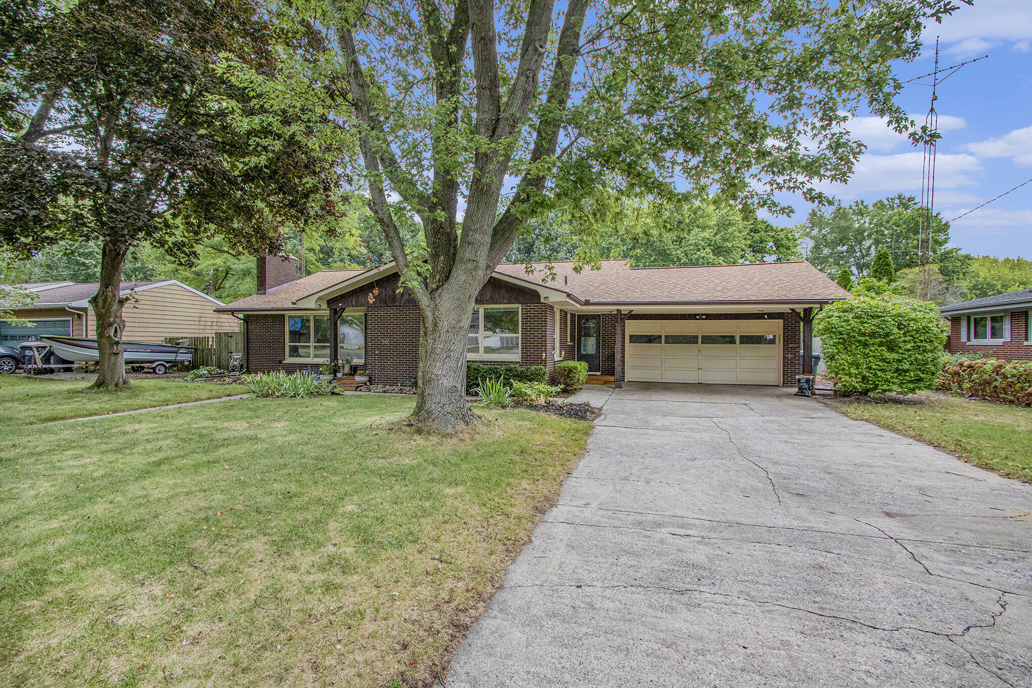 Property Photo:  2833 Marilyn Drive  MI 49085 