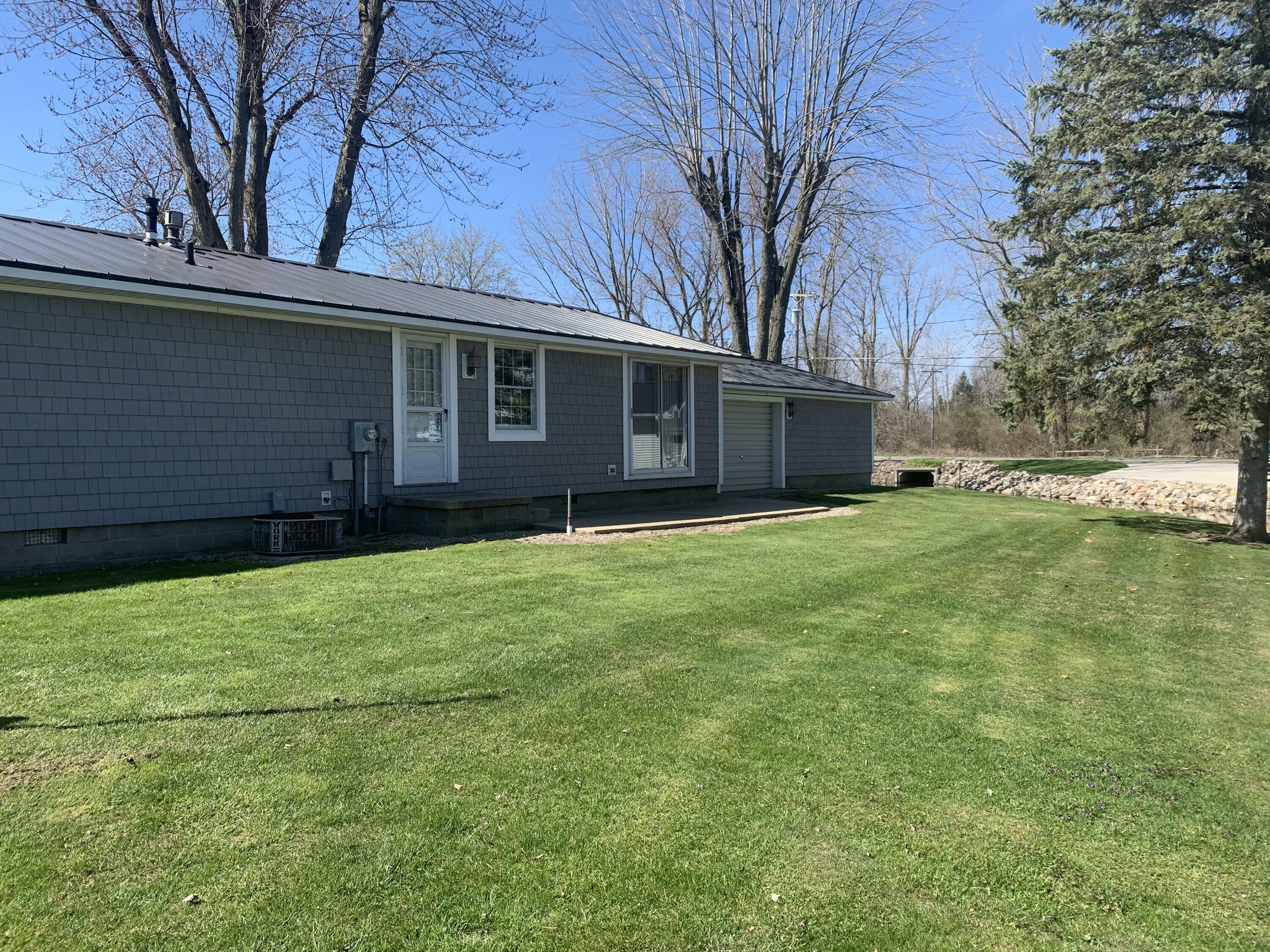 Property Photo: 7004 Walnut Hill Road MI 49253