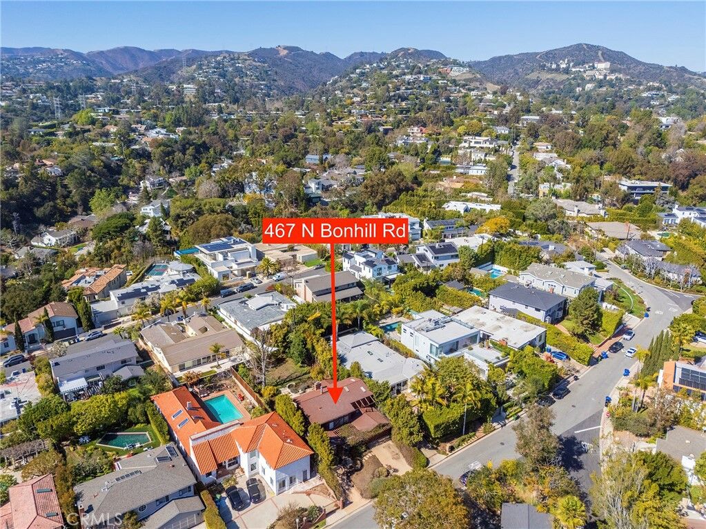 Property Photo: 467 N Bonhill Road CA 90049
