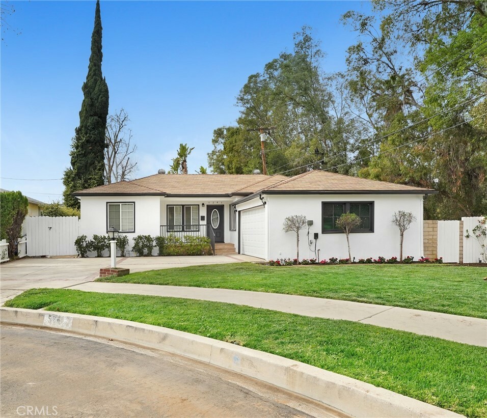 Property Photo:  5245 Seville Avenue  CA 91436 