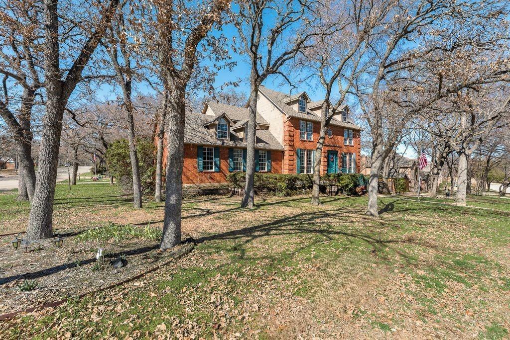 Property Photo:  2301 Hollyhill Lane  TX 76205 