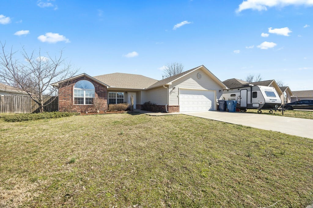 Property Photo:  1523 William Court  AR 72761 