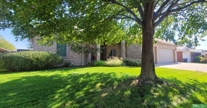 819 S Country Club Avenue  York NE 68467 photo