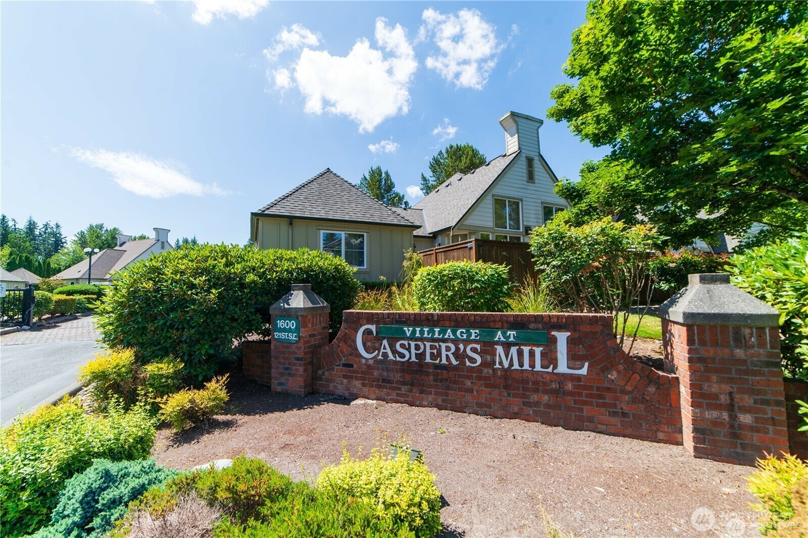 Property Photo: 1600 121st Street SE Q104 WA 98208