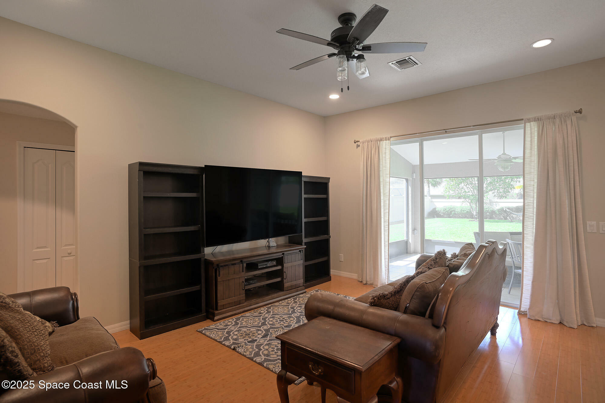 Property Photo: 1428 Tipperary Drive FL 32940