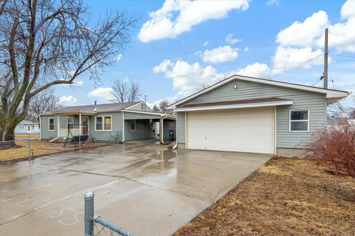 Property Photo: 1306 N 20th Street IA 51501