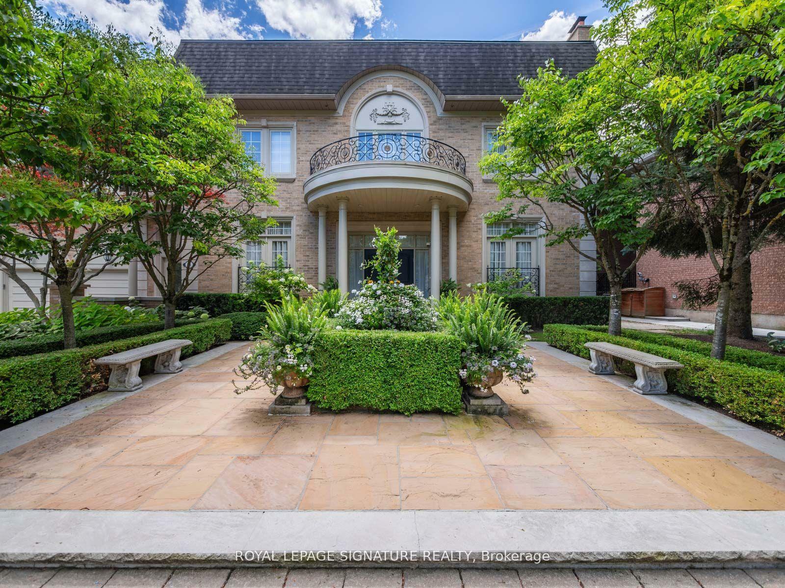 Property Photo: 51 Renaissance Court ON L4J 7W4