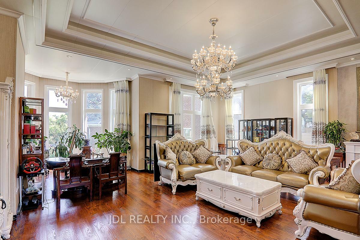 Property Photo: 80 Broomfield Dr ON M1S 2W1