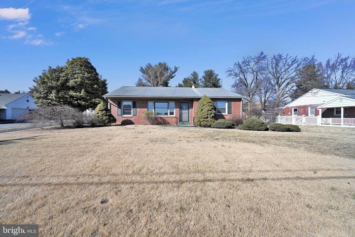 2397 New Holland Pike  Lancaster PA 17601 photo