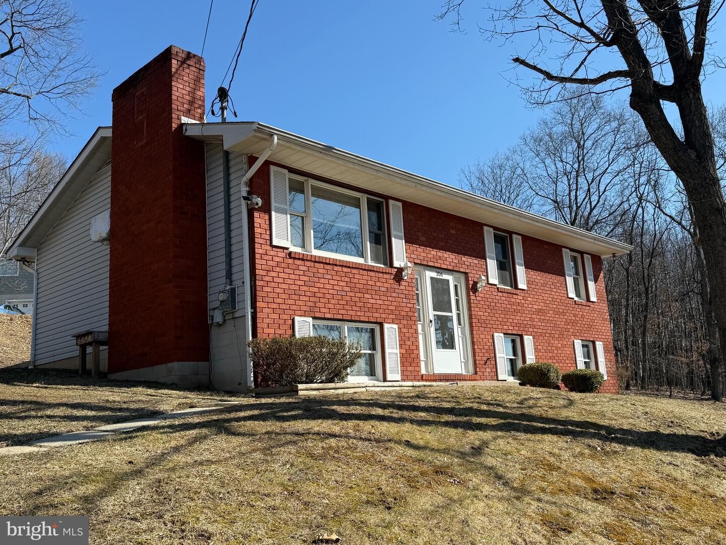 Property Photo:  306 Sunnydale Drive  WV 26726 