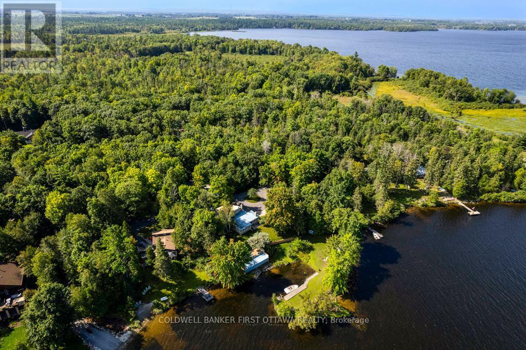 Property Photo: 150 Dewolfe Street ON K7S 3G7