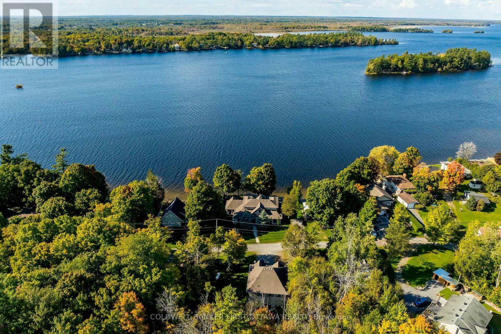 Photo de la propriété: 125 & 126 Munro Lane ON K7C 3P2