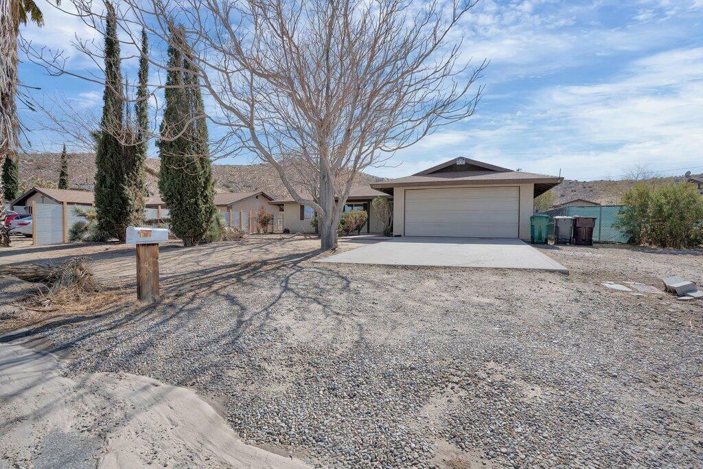 Property Photo: 57375 Navajo Trail CA 92284