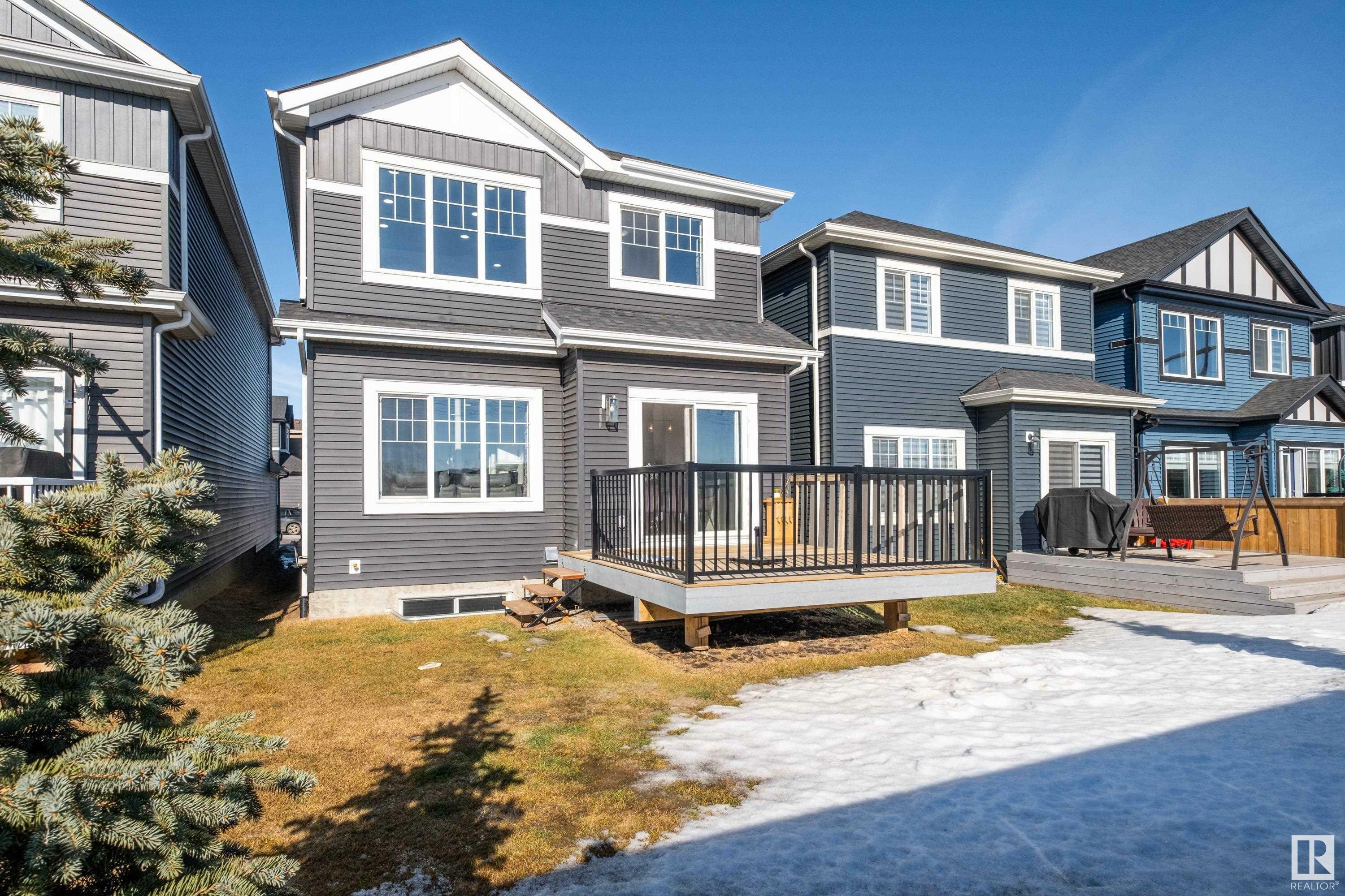 Property Photo:  1077 Eaton Road NW  AB T6M 1M9 