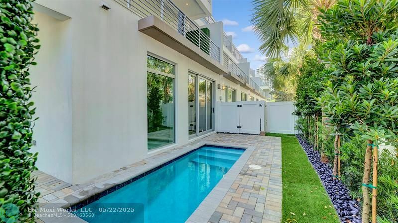 Property Photo: 5 SE 11th Ave 5 FL 33301