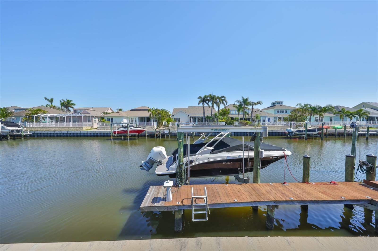 Property Photo: 413 Islebay Drive FL 33572