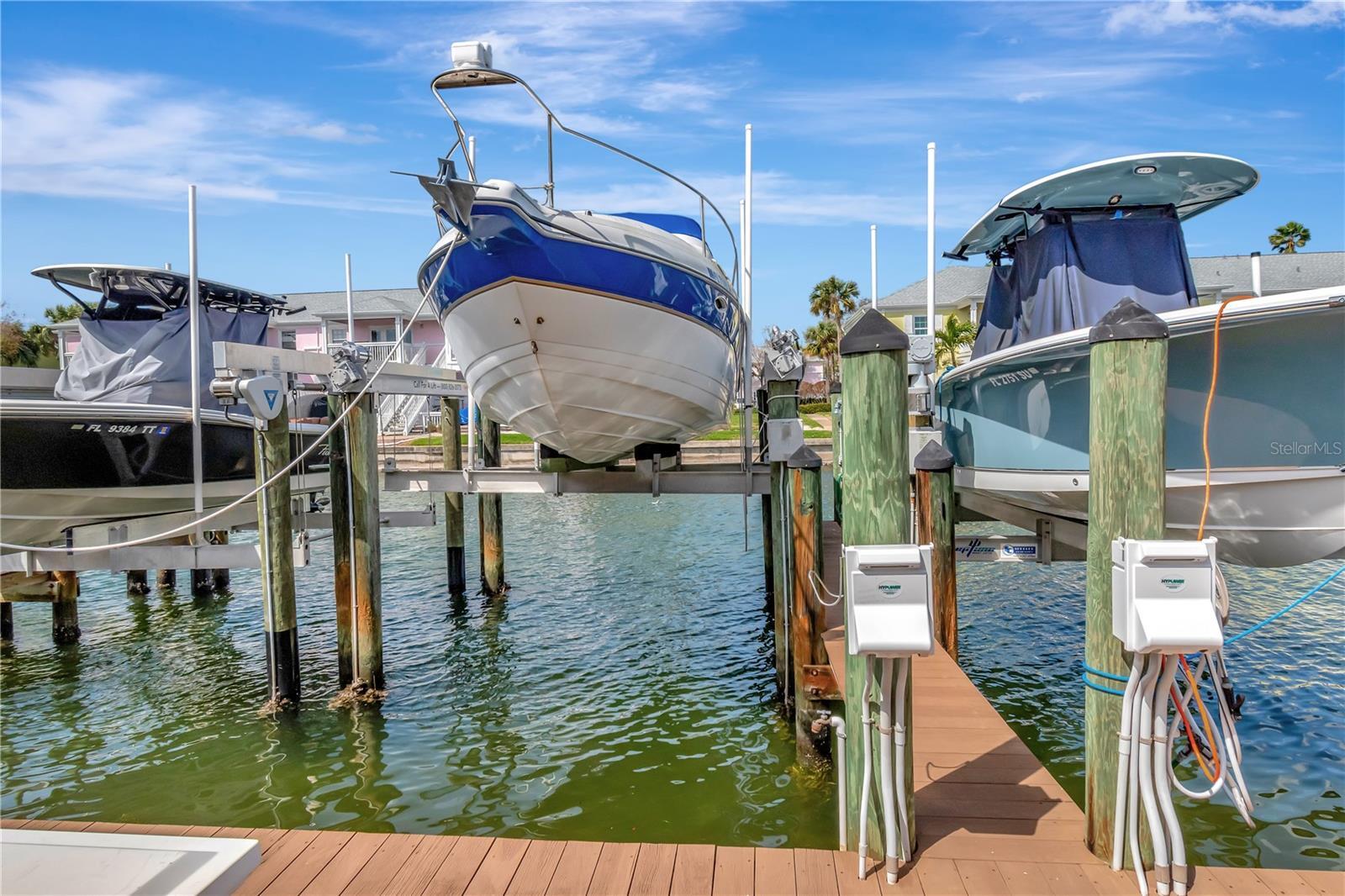 Property Photo: 0 Coquina Key Drive SE 111ss FL 33705