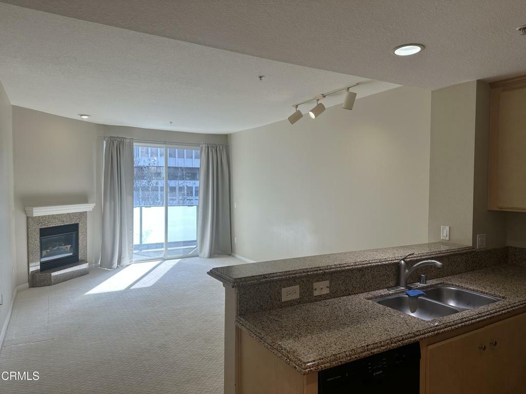 160 S Hudson Avenue 215  Pasadena CA 91101 photo