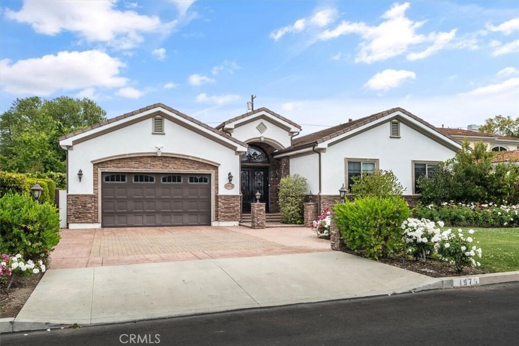Property Photo:  4976 Odessa Avenue  CA 91436 