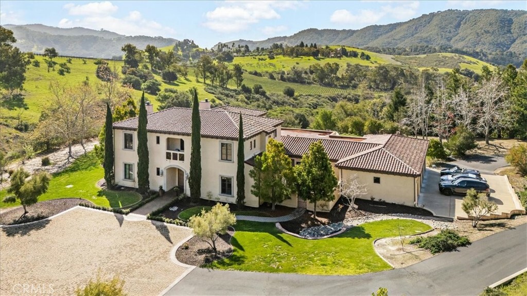 Property Photo: 1175 Bassi Drive CA 93405