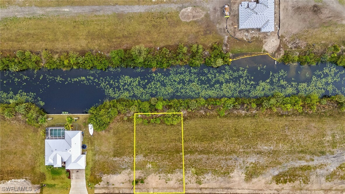 Property Photo:  910 NE 23rd Terrace  FL 33909 