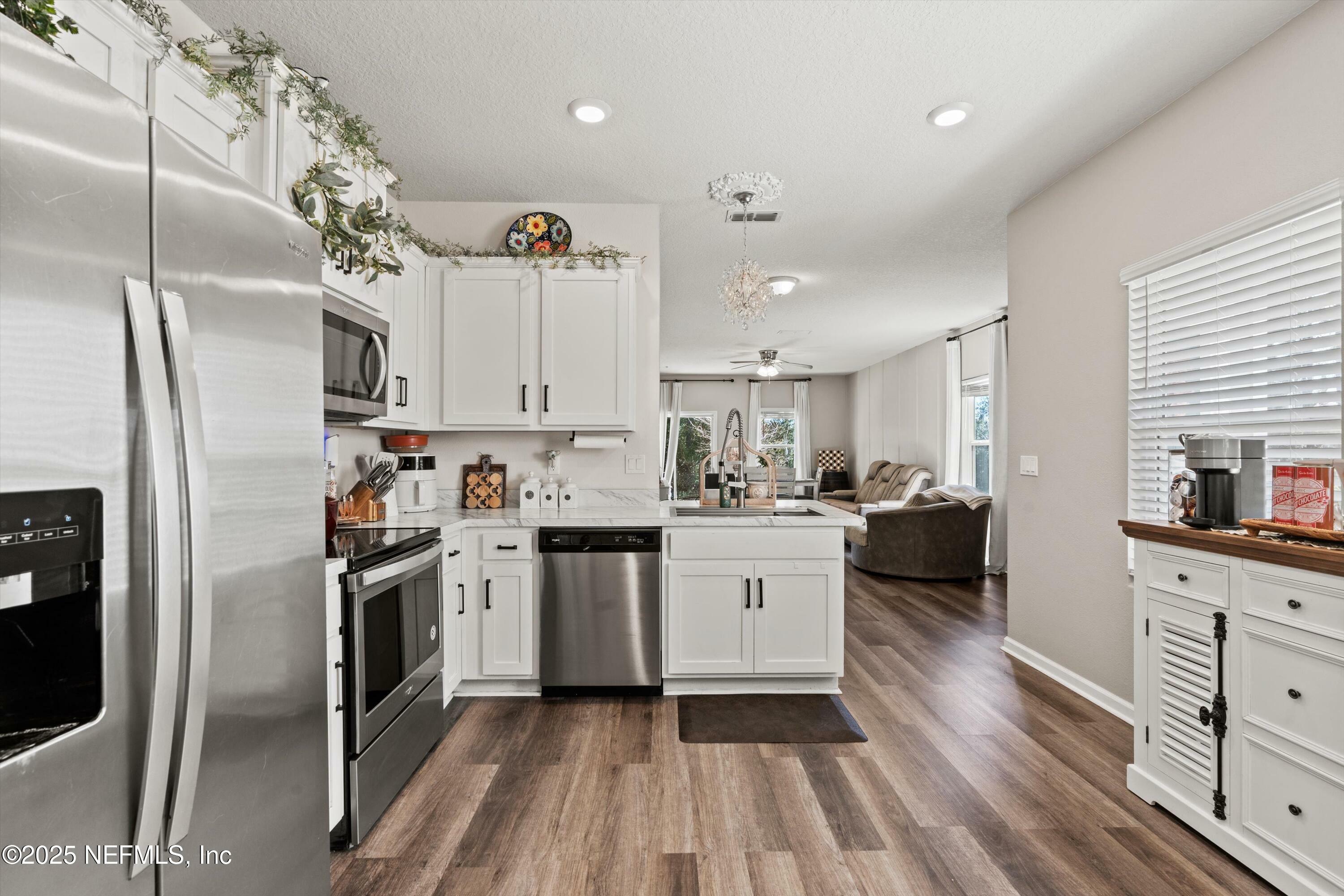 Property Photo:  847 Capitol Parkway  FL 32218 