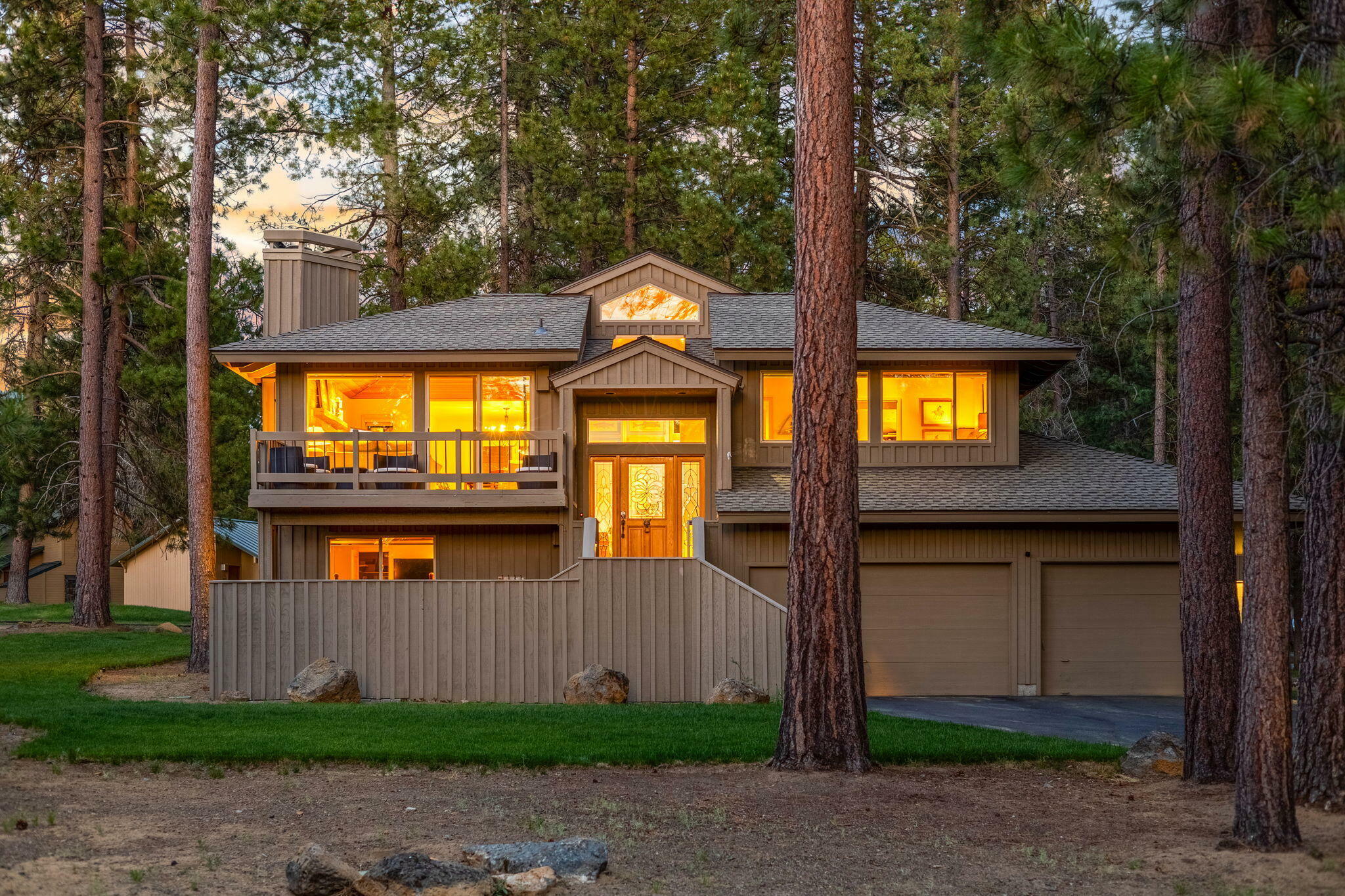 Property Photo: 17683 Broken Top Lane OR 97707