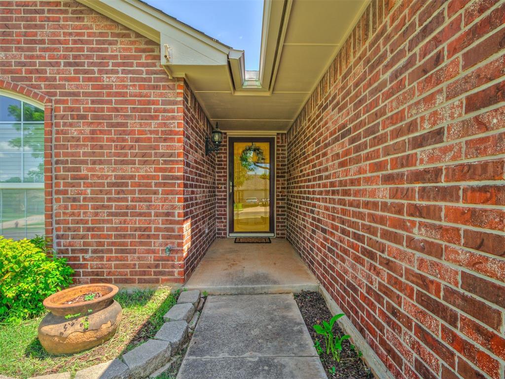 Property Photo: 1405 Northern Hills Road OK 73071